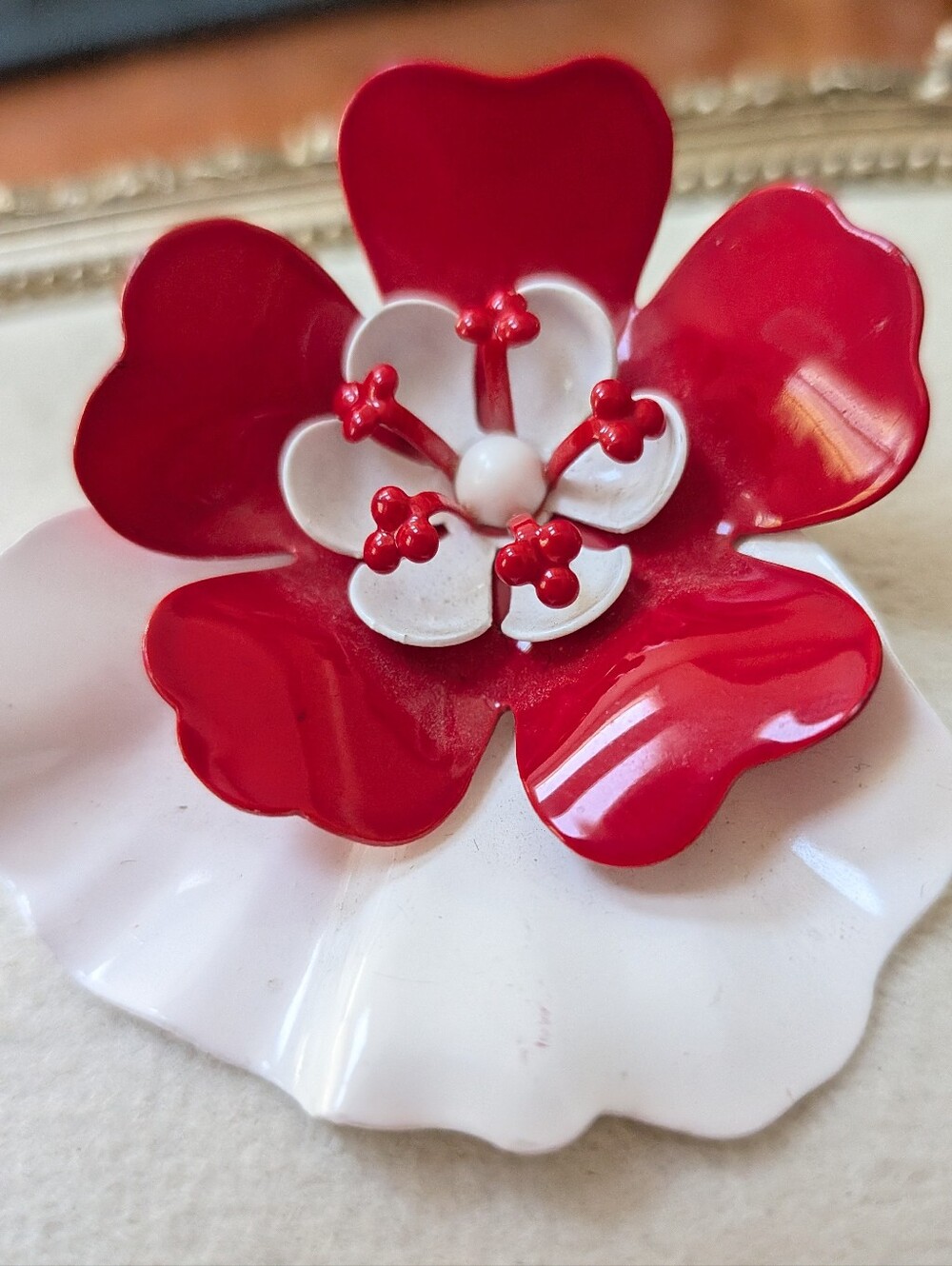 🌺 Vintage Red & White Enamel Flower Brooch – 2" Statement Floral Pin 🌺